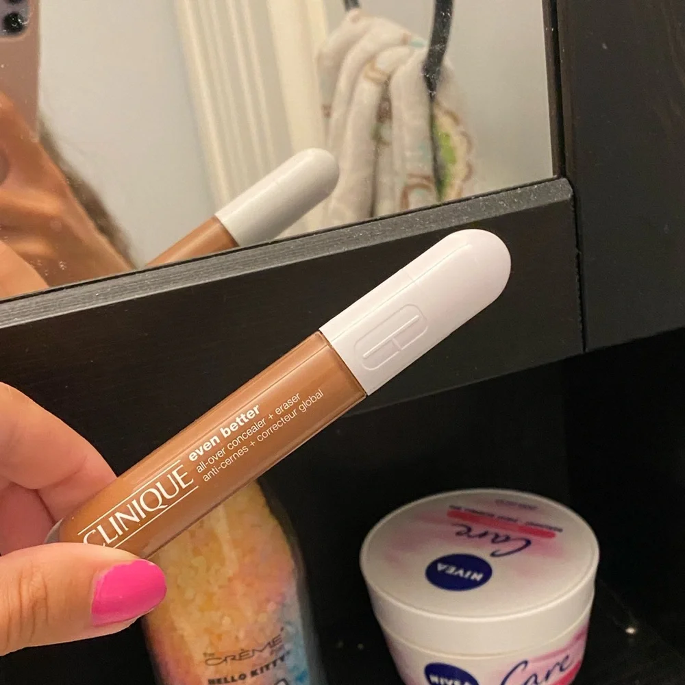 NWOT Clinique Even Better All-over Concealer + Eraser Wn 124 Sienna 0.2 oz/ 6 ml